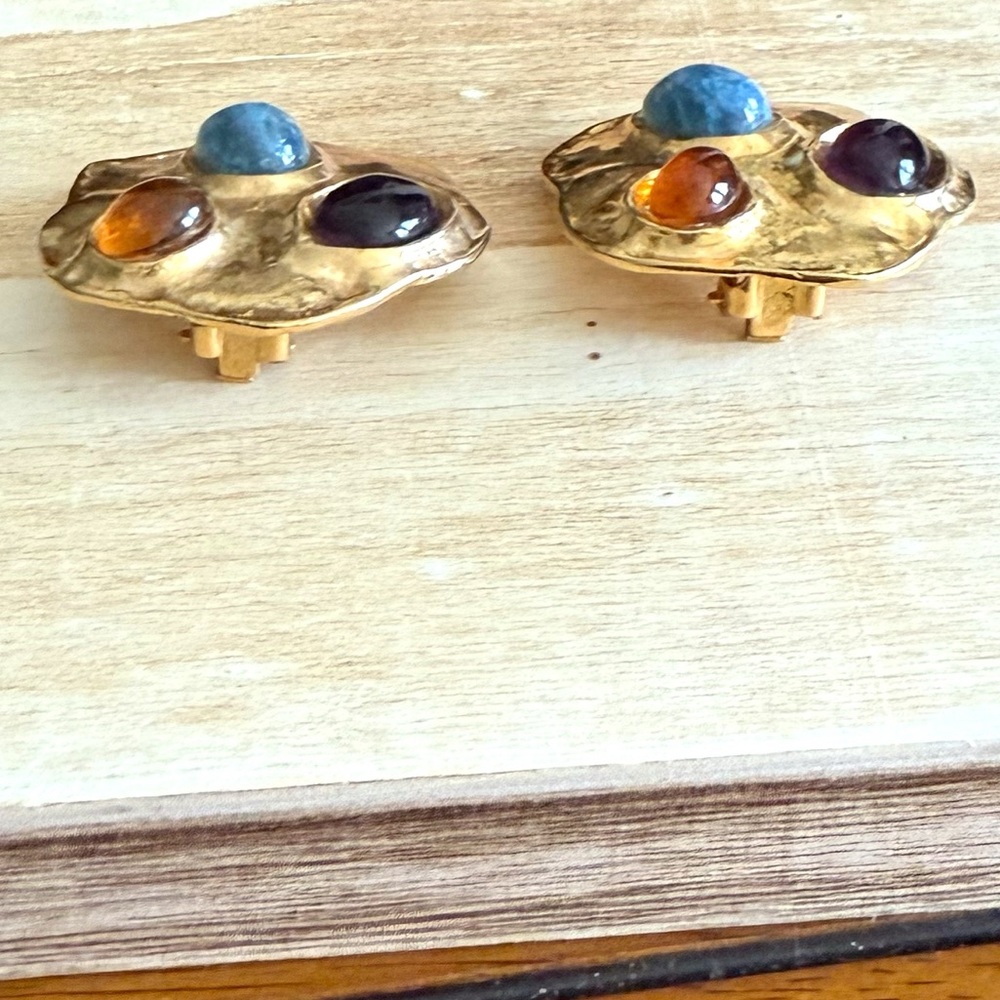 SOLD‼️Francesca Romana Vintage Signed Hammered Gold Clip-On Earrings Cabochon - Picture 8 of 14